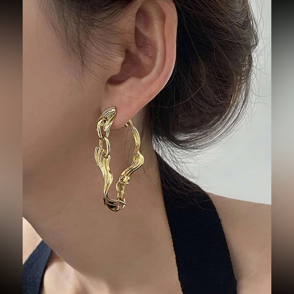 ⭐️ Awesome Large MetLlic Beveled Abstract Chainlink Hoop Earrings ⭐️